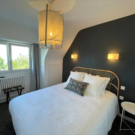 De La Cale Hotel