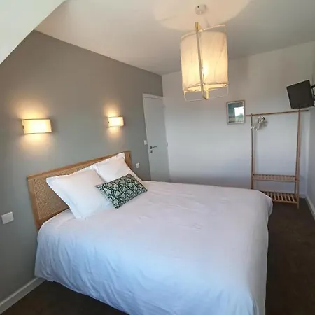 De La Cale Hotel 2*